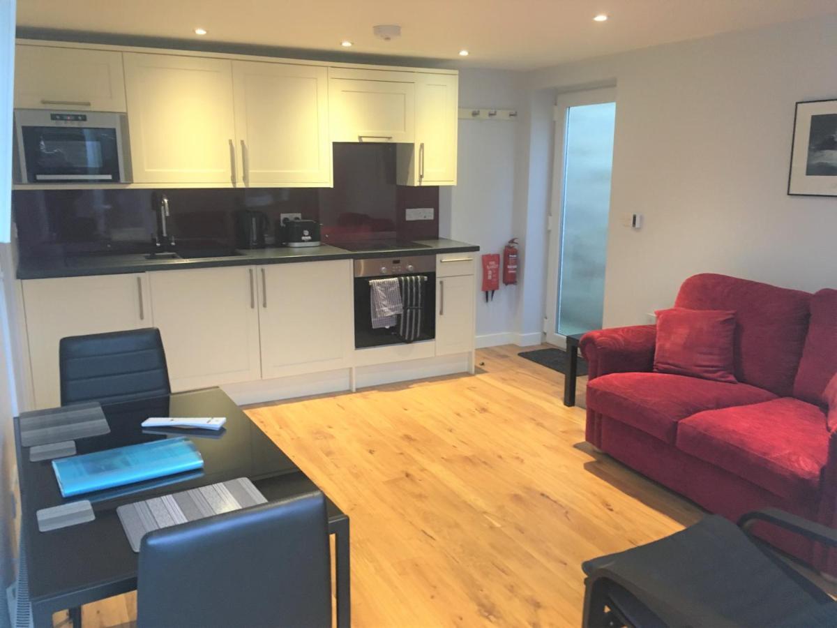 Beautiful Modern Apartment In 바스 외부 사진